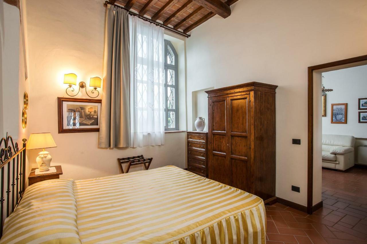 Castello Di Fulignano Isalfredo Ground Floor Apartment ซานจีมิญญาโน ภายนอก รูปภาพ