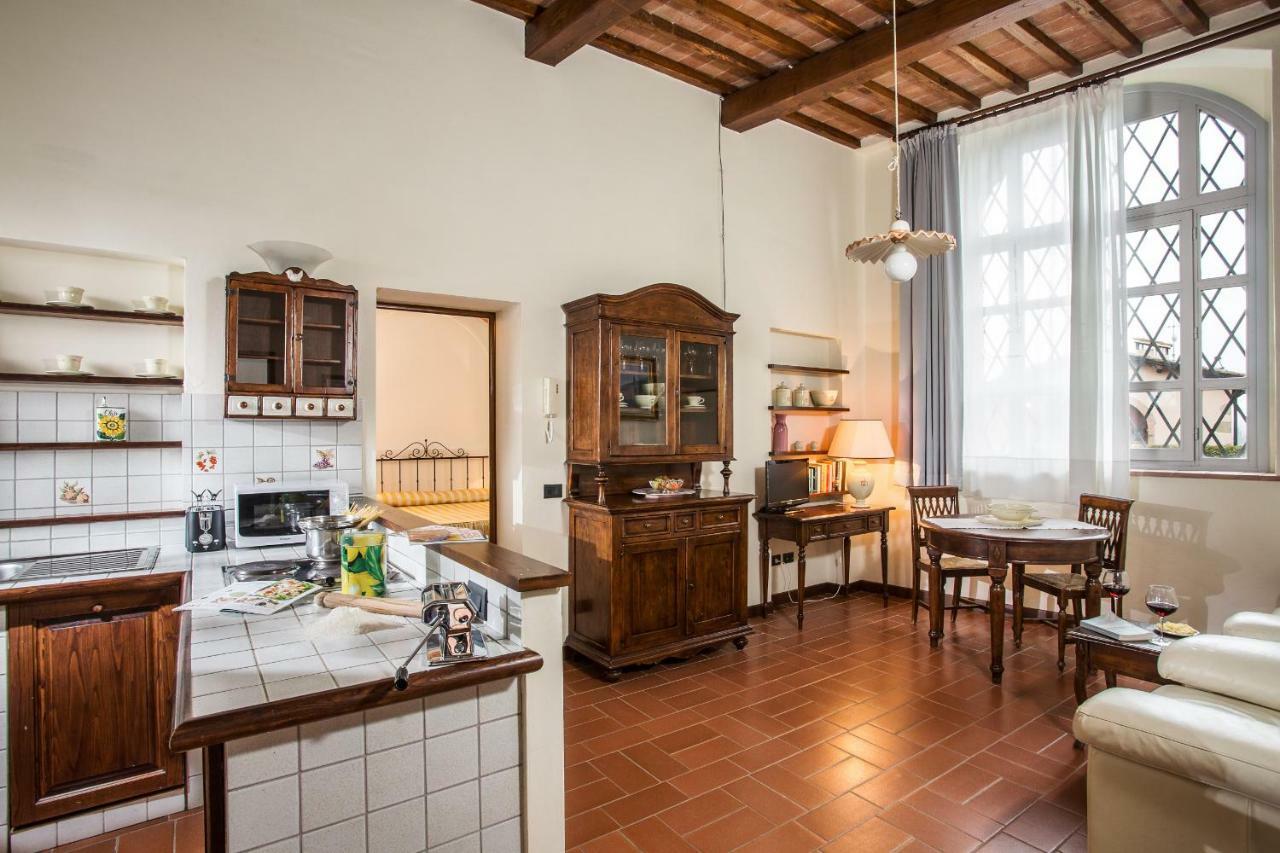 Castello Di Fulignano Isalfredo Ground Floor Apartment ซานจีมิญญาโน ภายนอก รูปภาพ