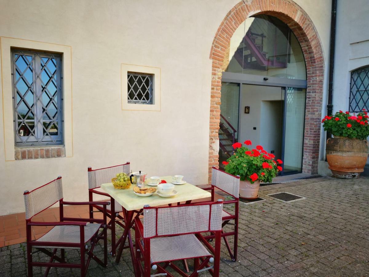 Castello Di Fulignano Isalfredo Ground Floor Apartment ซานจีมิญญาโน ภายนอก รูปภาพ